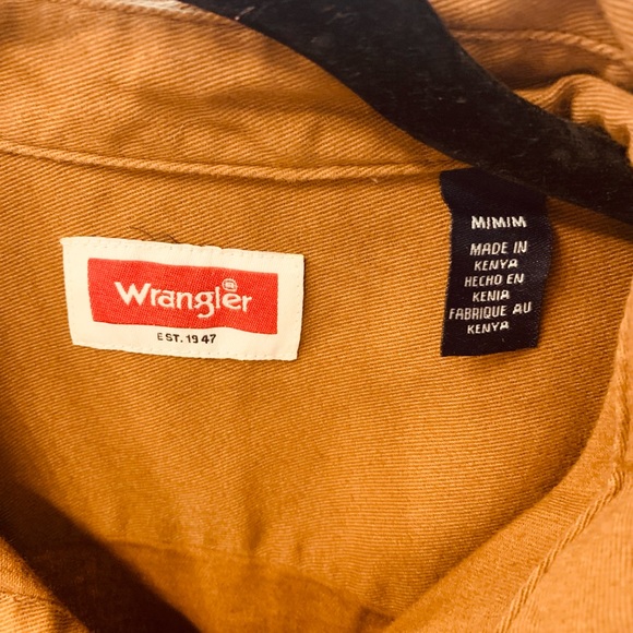 Wrangler NWOT mens long button down brown/khaki shirt. Size Med. - Picture 6 of 8